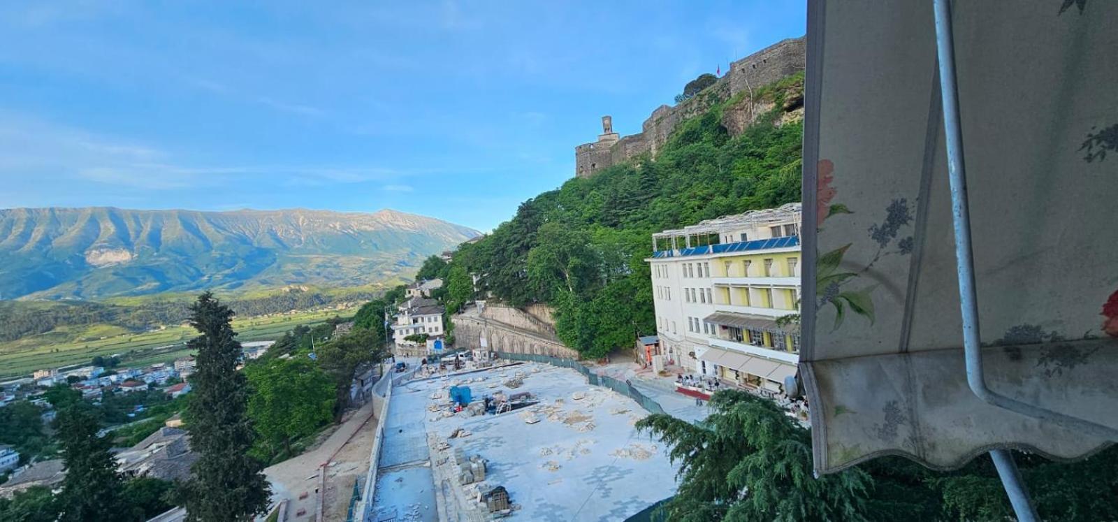 Hotel Sofra จีโรคาสเตอร์ ภายนอก รูปภาพ