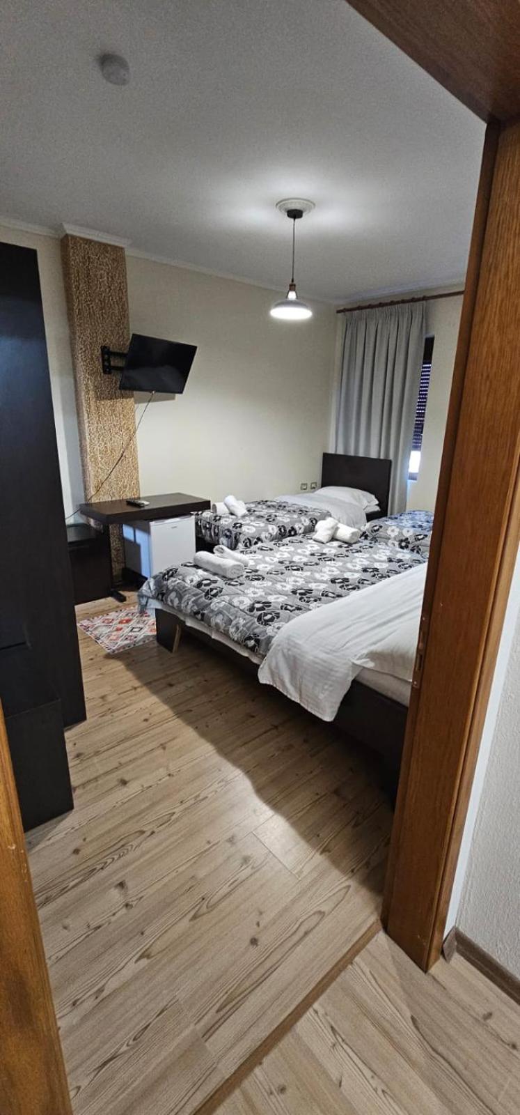 Hotel Sofra จีโรคาสเตอร์ ภายนอก รูปภาพ