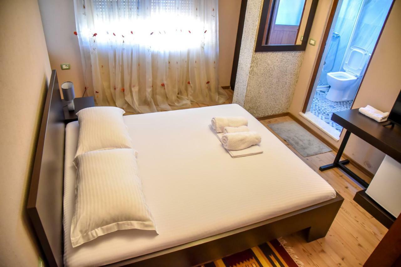 Hotel Sofra จีโรคาสเตอร์ ภายนอก รูปภาพ