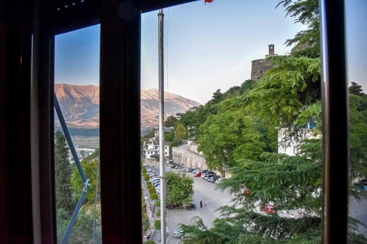 Hotel Sofra จีโรคาสเตอร์ ภายนอก รูปภาพ
