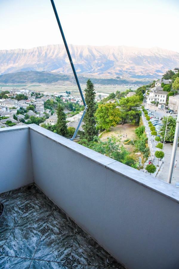 Hotel Sofra จีโรคาสเตอร์ ภายนอก รูปภาพ
