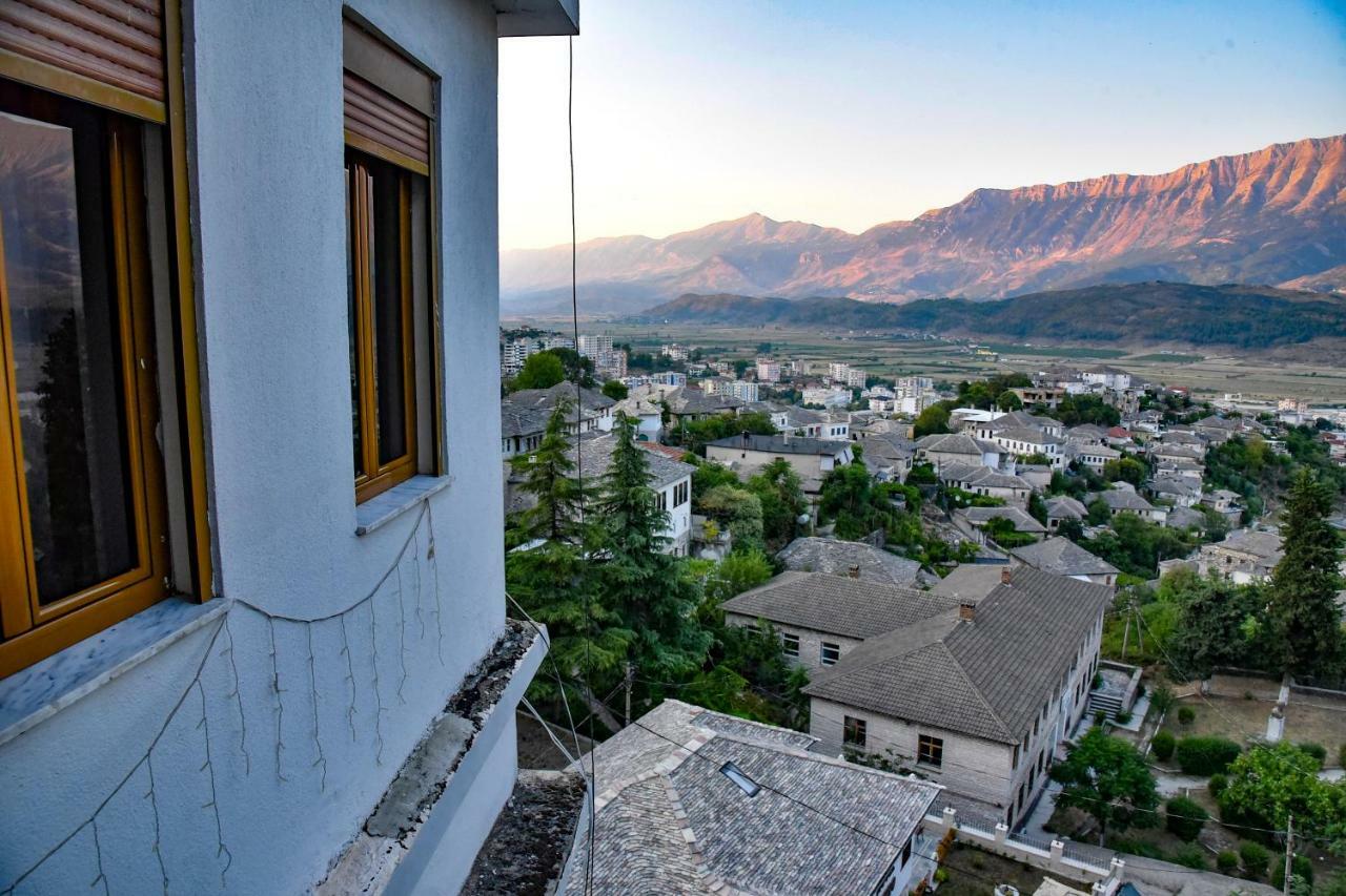 Hotel Sofra จีโรคาสเตอร์ ภายนอก รูปภาพ